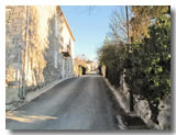Une rue du village Puy-Fort-Eguille