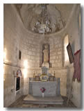 L'intérieure de l'église Lialores