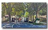 Les tentes des exposants sur le boulevard